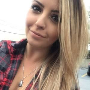 Meet your Posher, Becca